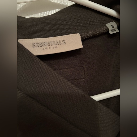 FEAR OF GOD ESSENTIALS PULLOVER V-NECK VEST - Picture 5 of 5